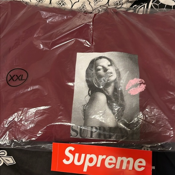 DE SUPREME X KATE MOSS HOODIE - Picture 2 of 4